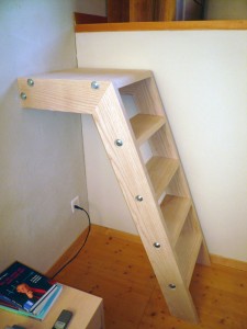 Treppe aus Eschenholz 